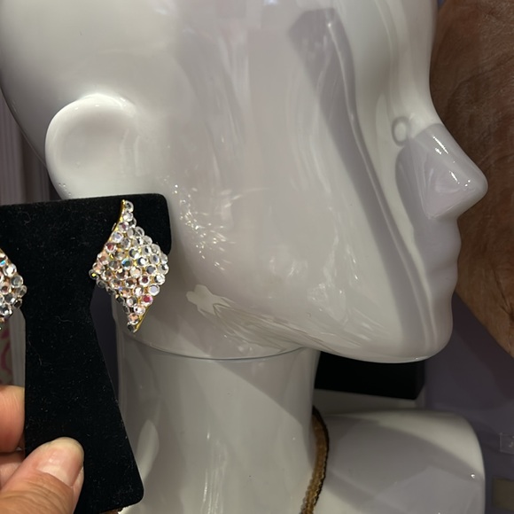 Vintage Crystal Twist Clip on Earrings-Boutique - Picture 5 of 7